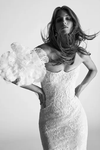 Watters Charissa #61112B #5 frontface vertical cropped thumbnail