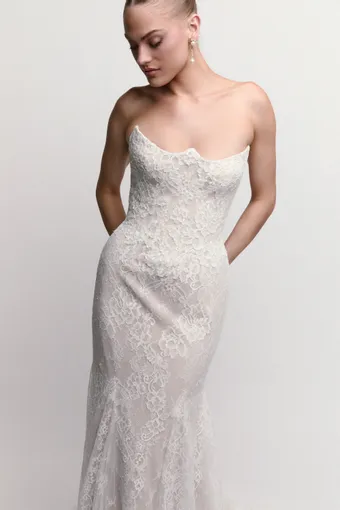 Watters Charissa #61112B #6 frontface vertical cropped thumbnail