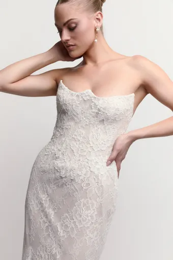 Watters Charissa #61112B #4 frontface vertical cropped thumbnail