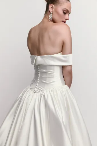 Watters Desmina #61300B #4 backface vertical cropped thumbnail