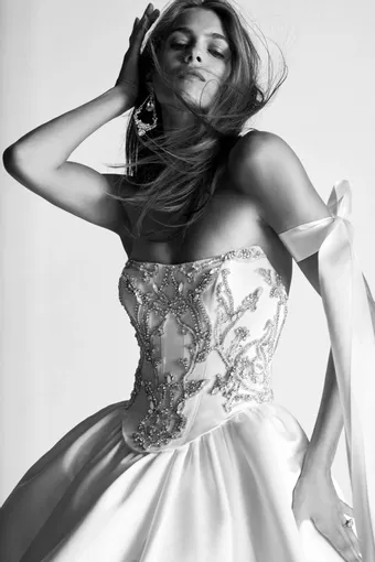 Watters Agnes #61405B #6 frontface vertical cropped thumbnail