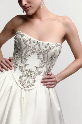 Watters Agnes #61405B #7 frontface vertical cropped thumbnail