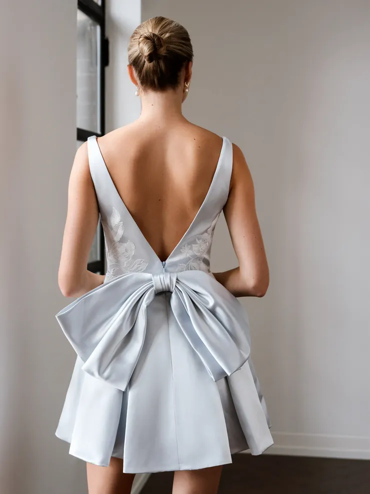 Kelly Faetanini Clara #3 backface vertical cropped picture