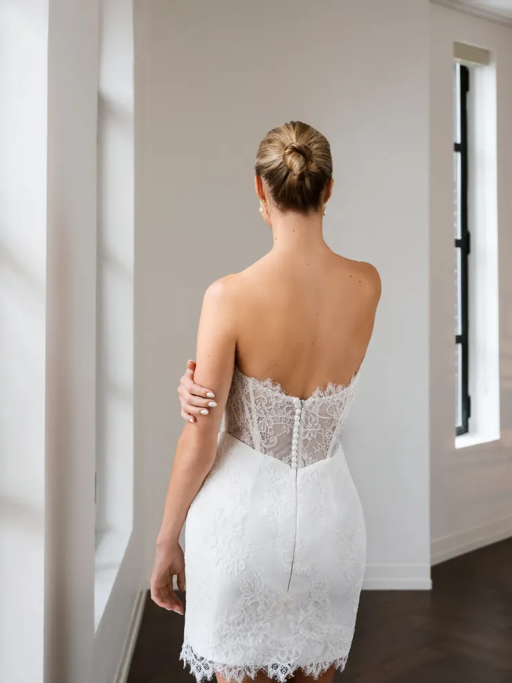 Kelly Faetanini Naya #1 default backface vertical picture