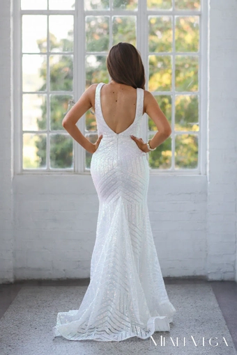 Miah Vega Style #15999 $5 backface vertical thumbnail