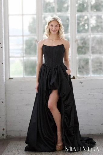 Miah Vega Style #24601 $8 frontface vertical thumbnail