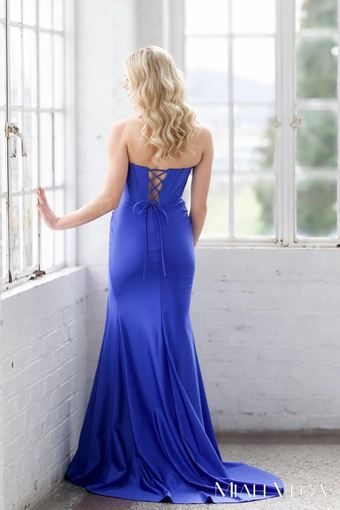 Miah Vega Style #24604 $6 backface vertical thumbnail