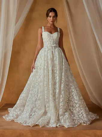 Madi Lane Noble #1 frontface vertical thumbnail