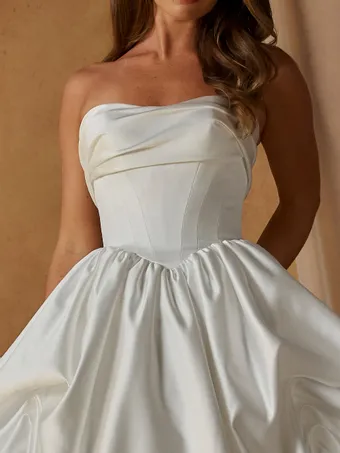 Madi Lane Norfolk #4 frontface vertical cropped thumbnail