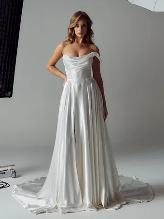 Evie Young MOLLY #1 frontface vertical thumbnail