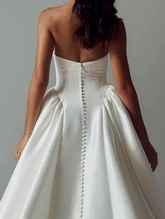 Evie Young Angie #5 backface vertical cropped thumbnail