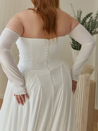 Serene GARNER-ANN #4 backface vertical cropped thumbnail