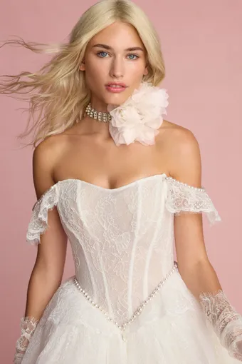 House of Idan Rita #4 frontface vertical cropped thumbnail