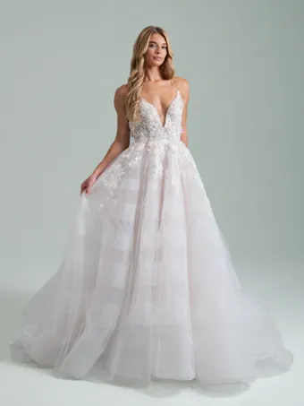 Hayley Paige La Vie en Fleurs #8 frontface vertical thumbnail