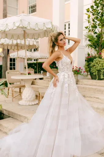 Hayley Paige La Vie en Fleurs #12 frontface vertical thumbnail