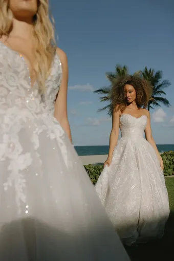 Hayley Paige She Who Hung the Moon #6 frontface vertical cropped thumbnail