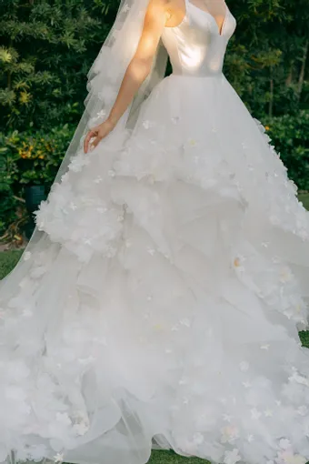 Hayley Paige La Vie en Fleurs #5 frontface vertical cropped thumbnail