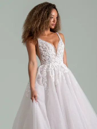 Hayley Paige Wingardium #5 frontface vertical cropped thumbnail