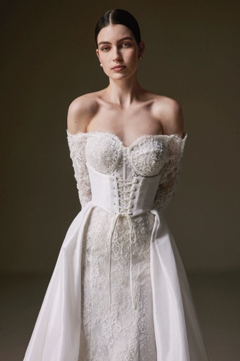 La Premiere Cassiopeia #5 frontface vertical cropped thumbnail