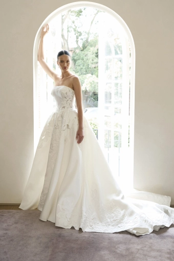 La Premiere Chandra #2 frontface vertical thumbnail