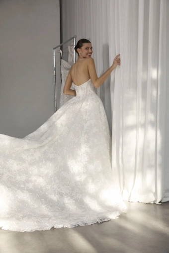 La Premiere Clementine #5 backface vertical thumbnail