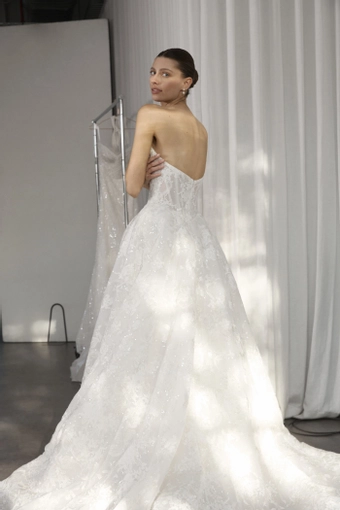 La Premiere Clementine #9 backface vertical cropped thumbnail