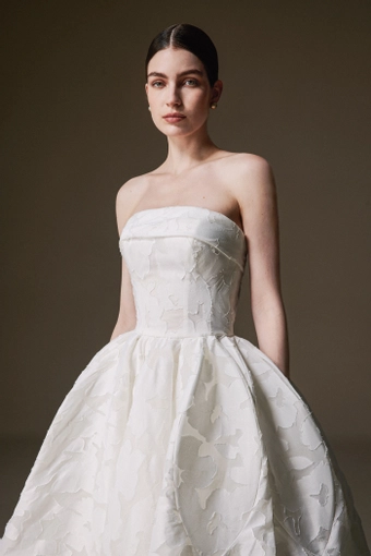 La Premiere Coralie #4 frontface vertical cropped thumbnail