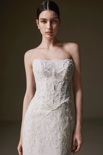 La Premiere Clarimond #13 frontface vertical cropped thumbnail