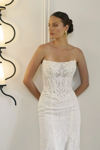 La Premiere Clarimond #14 frontface vertical cropped thumbnail