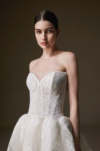 La Premiere Corrine #3 frontface vertical cropped thumbnail