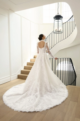 La Premiere Carina #5 backface vertical thumbnail