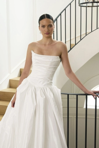 La Premiere Cherish #6 frontface vertical cropped thumbnail