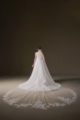 La Premiere Carissa #3 backface vertical thumbnail