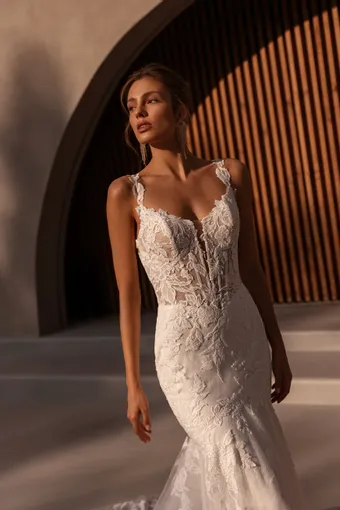 Demetrios #1516 #2 frontface vertical cropped thumbnail