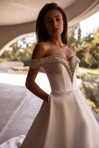 Demetrios #1517 #3 frontface vertical cropped thumbnail