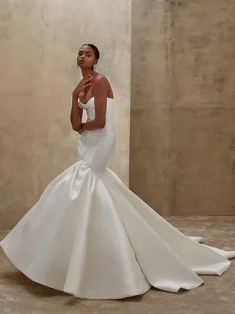 Demetrios #1531 #3 frontface vertical thumbnail