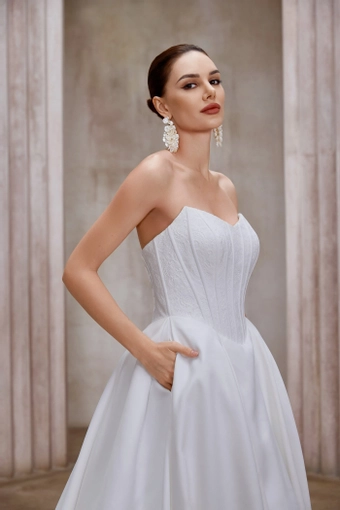 Jadore Evening JA10012 #3 frontface vertical cropped thumbnail