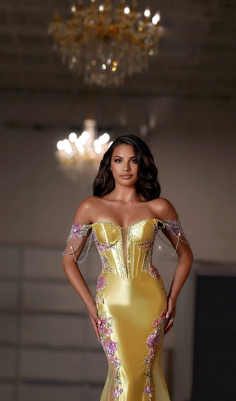 Starielle Style #STR62 $4 frontface vertical cropped thumbnail