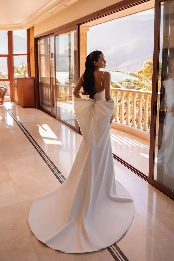 Demetrios 8250