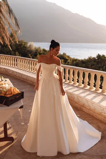 Demetrios Cosmobella Style: 8254 #0 default frontface vertical thumbnail