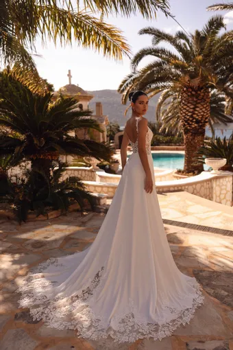 Demetrios Style #8258 #1 backface vertical thumbnail