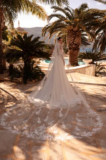 Demetrios Style #8258 #2 default backface vertical thumbnail