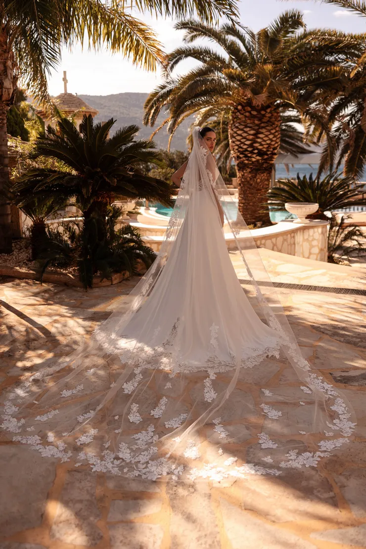 Demetrios 8258