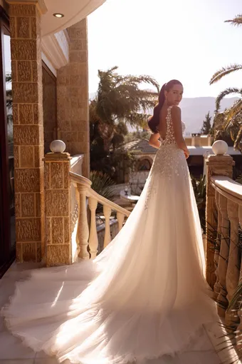 Demetrios Cosmobella Style: 8272 #1 default backface vertical thumbnail