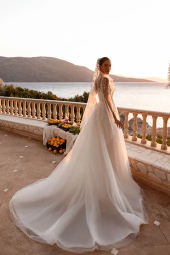 Demetrios Cosmobella Style: 8275 #1 default backface vertical thumbnail