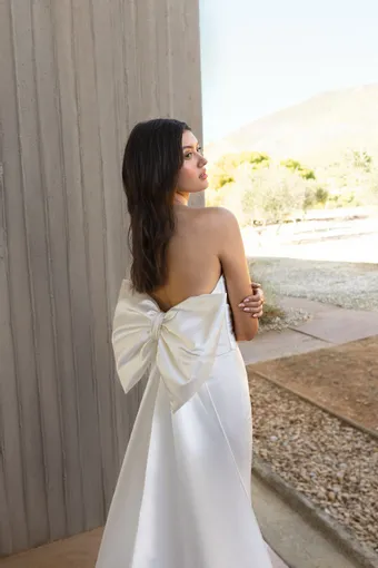 Demetrios Oreasposa Style #L1156 #4 backface vertical cropped thumbnail