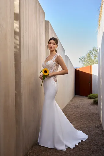 Demetrios Oreasposa L1166 #1 frontface vertical thumbnail