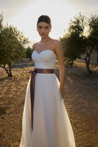 Demetrios Oreasposa Style #L1172 #4 frontface vertical cropped thumbnail