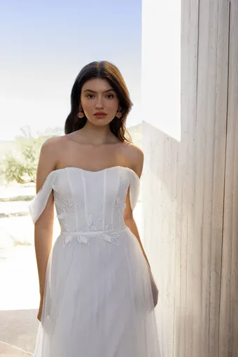 Demetrios Oreasposa Style #L1179 #3 frontface vertical cropped thumbnail