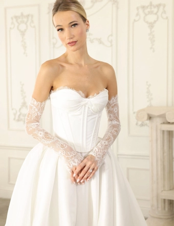 Estee Couture Style #Zoe #4 frontface vertical cropped thumbnail